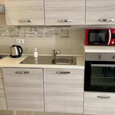 Carlo's Dp34 -oasi Tra I Porti- アパート サンレモ